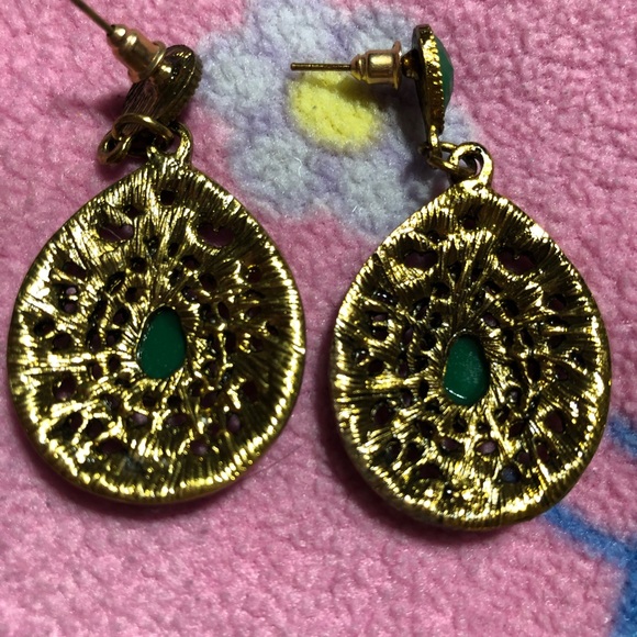 EARRINGS NWOT - Picture 2 of 2